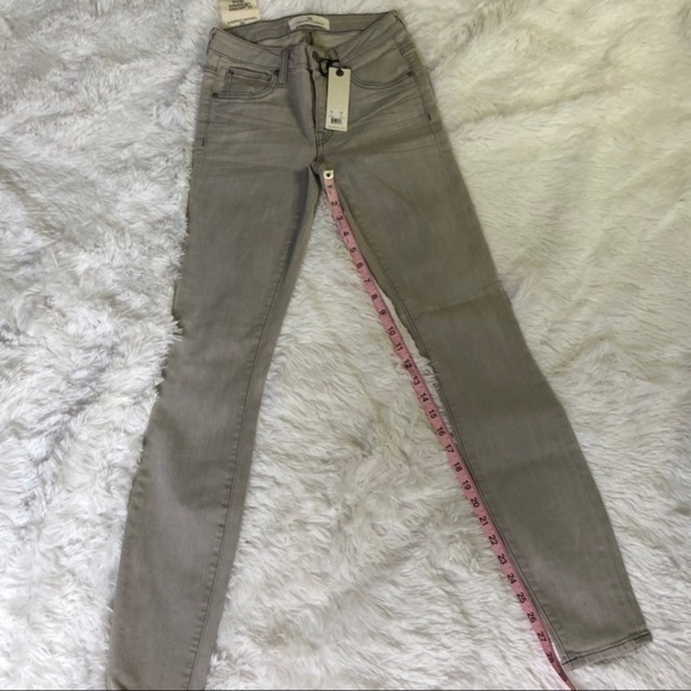 🍁 BB Dakota Soft Gray Jeans - Picture 2 of 9